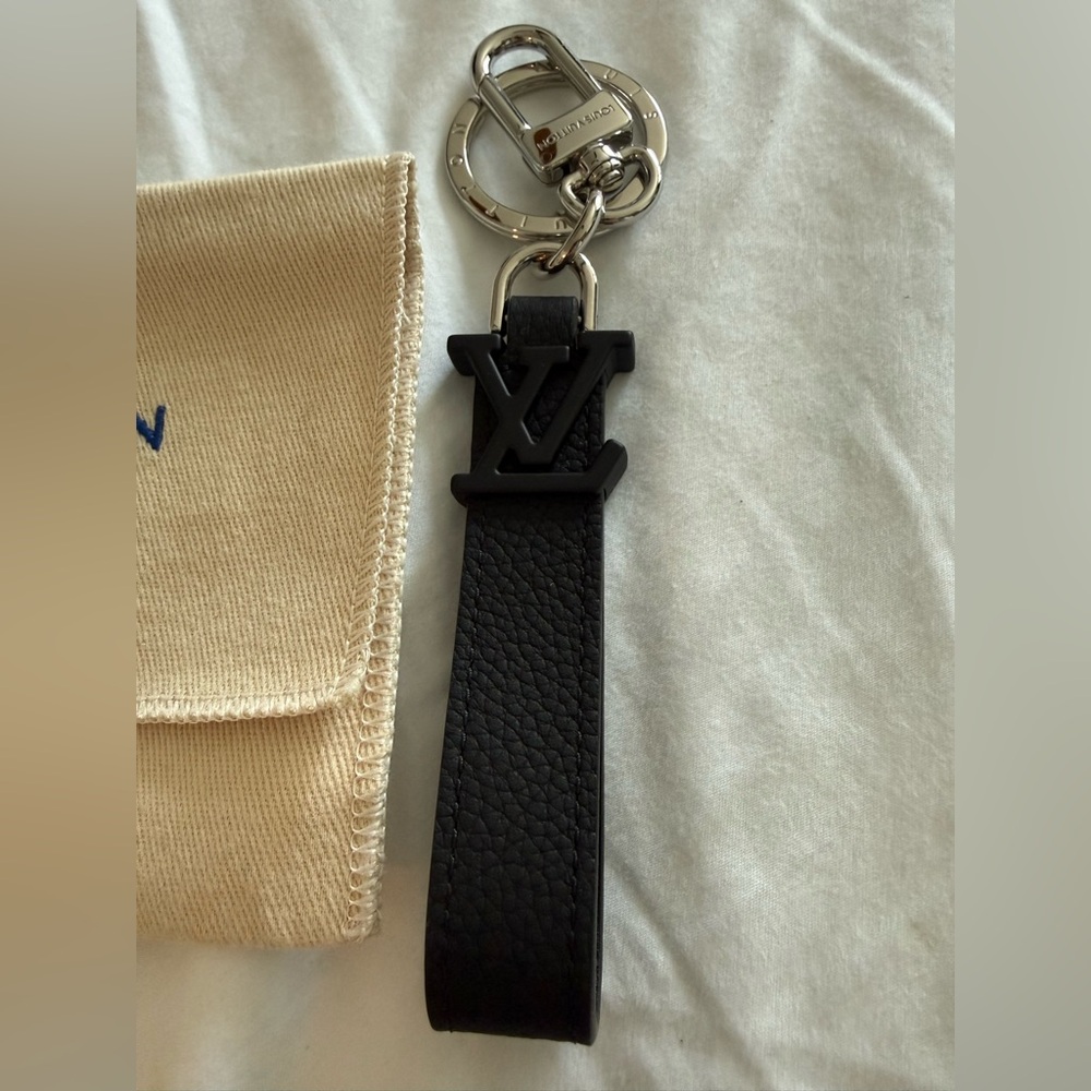 Louis Vuitton Black Leather Key Holder